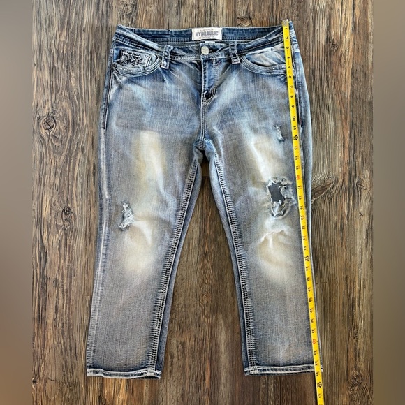 Hydraulic Bailey Blue Jean Capris Size 16 Distressed Embroidered Embellished Y2K - Picture 4 of 16